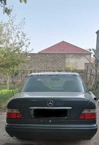Mercedes E 220 1994, 293,633 km - 2.2 l - Bakı