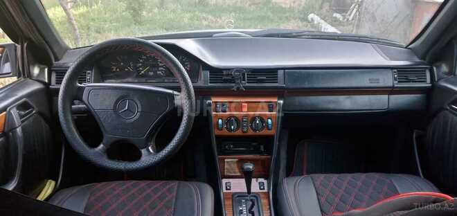 Mercedes E 220 1994, 293,633 km - 2.2 l - Bakı