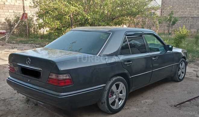 Mercedes E 220 1994, 293,633 km - 2.2 l - Bakı