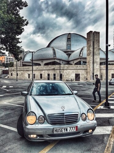 Mercedes E 240 2000, 439,000 km - 2.6 l - Bakı