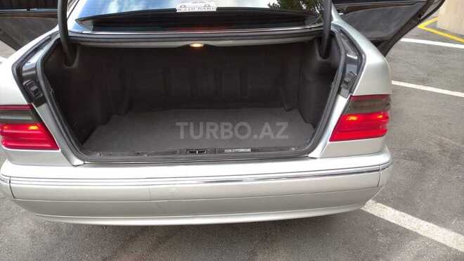 Mercedes E 240 2000, 439,000 km - 2.6 l - Bakı
