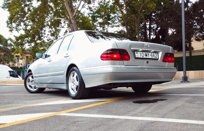Mercedes E 240 2000, 439,000 km - 2.6 l - Bakı