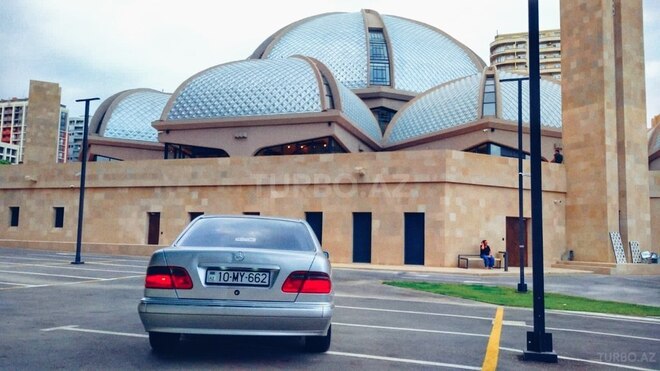Mercedes E 240 2000, 439,000 km - 2.6 l - Bakı