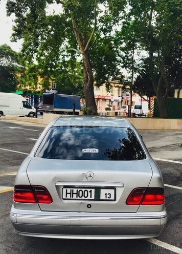 Mercedes E 240 2000, 439,000 km - 2.6 l - Bakı