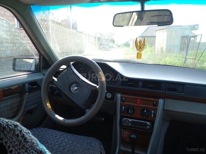 Mercedes E 230 1989, 65,409 km - 2.3 l - Gəncə