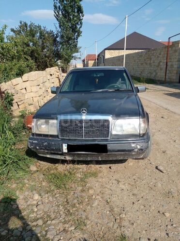 Mercedes E 230 1989, 65,409 km - 2.3 l - Gəncə