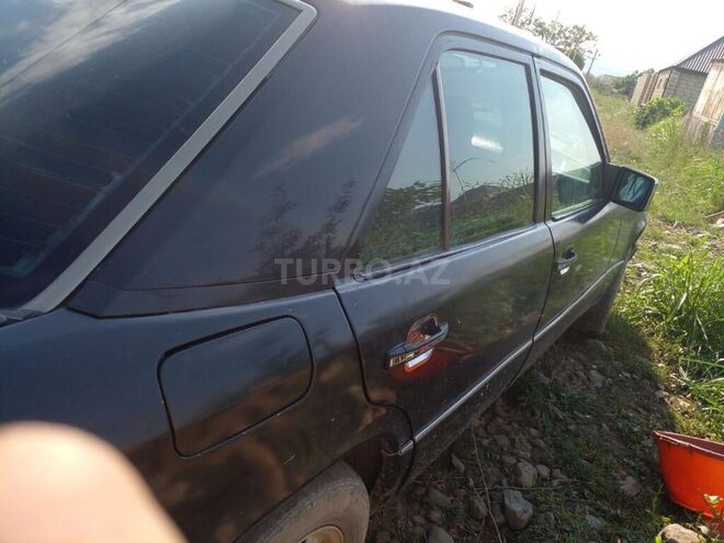 Mercedes E 230 1989, 65,409 km - 2.3 l - Gəncə