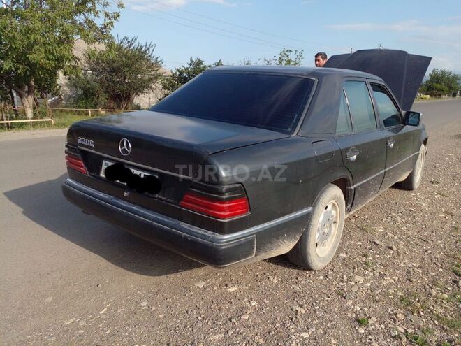 Mercedes E 230 1989, 65,409 km - 2.3 l - Gəncə