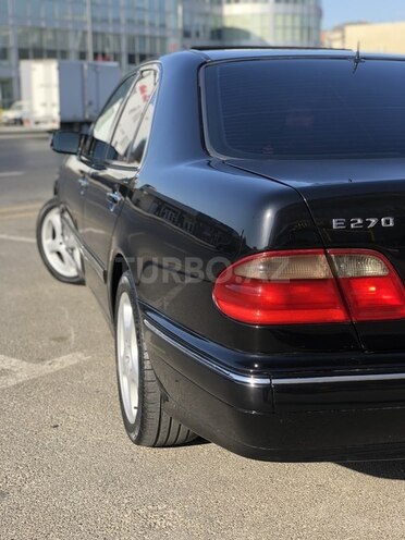 Mercedes E 270 2000, 330,000 km - 2.7 l - Bakı
