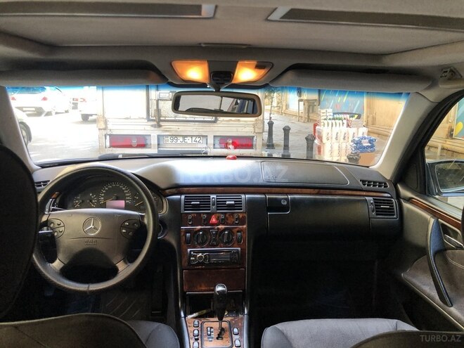 Mercedes E 270 2000, 330,000 km - 2.7 l - Bakı