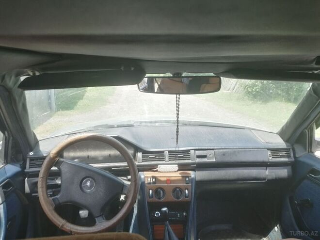Mercedes E 200 1988, 632,536 km - 2.0 l - Zaqatala
