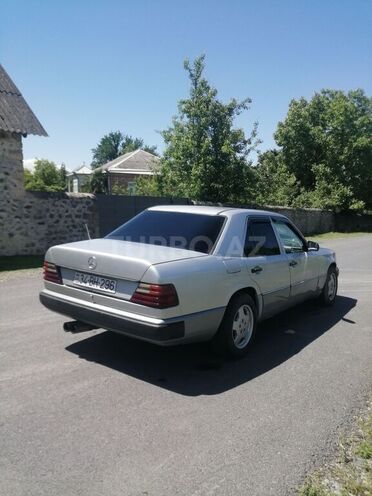 Mercedes E 200 1988, 632,536 km - 2.0 l - Zaqatala