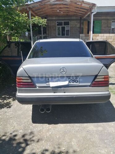 Mercedes E 200 1988, 632,536 km - 2.0 l - Zaqatala