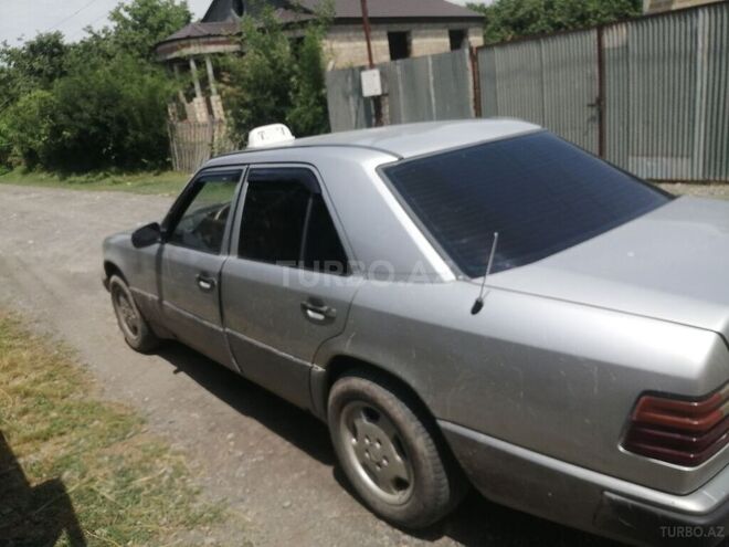 Mercedes E 200 1988, 632,536 km - 2.0 l - Zaqatala