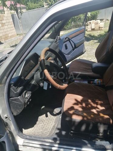Mercedes E 200 1988, 632,536 km - 2.0 l - Zaqatala