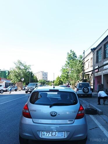 Hyundai i20 2011, 132,000 km - 1.4 l - Bakı
