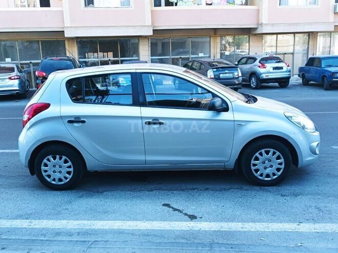 Hyundai i20 2011, 132,000 km - 1.4 l - Bakı