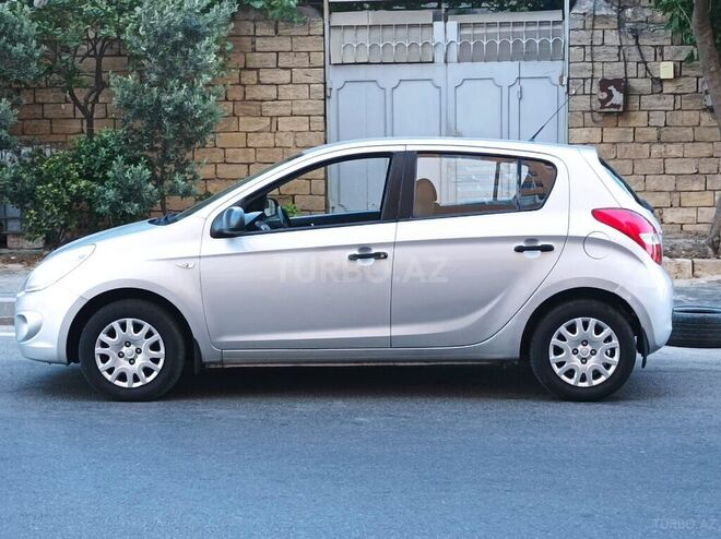 Hyundai i20 2011, 132,000 km - 1.4 l - Bakı