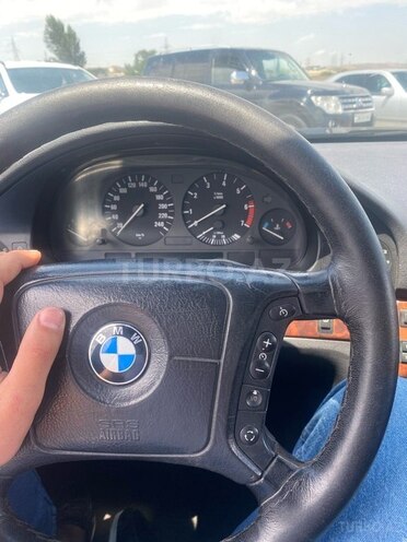 BMW 528 1999, 210,685 km - 2.8 l - Bakı