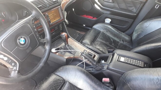 BMW 528 1999, 210,685 km - 2.8 l - Bakı