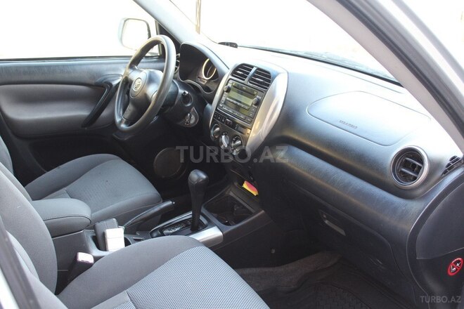 Toyota RAV4 2004, 297,000 km - 2.0 л - Bakı