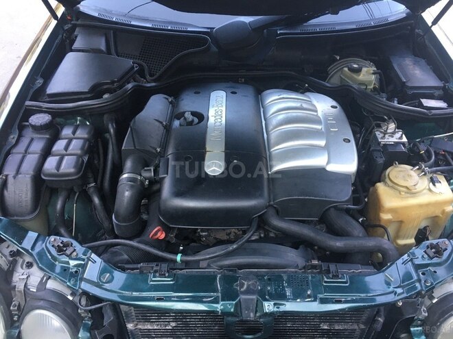 Mercedes E 270 2000, 350,000 km - 2.7 l - Bakı