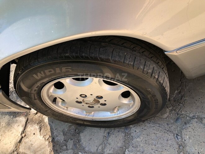 Mercedes E 200 1992, 485,563 km - 2.0 л - Beyləqan