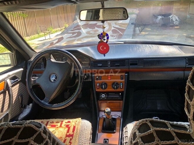 Mercedes E 200 1992, 485,563 km - 2.0 л - Beyləqan