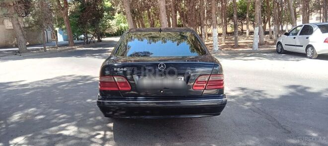 Mercedes E 240 1997, 282,000 km - 2.4 l - Bakı