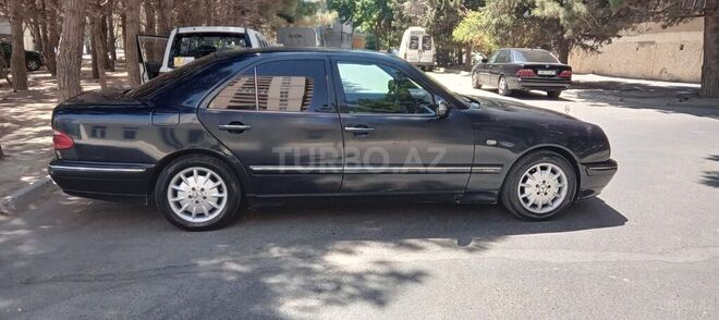 Mercedes E 240 1997, 282,000 km - 2.4 l - Bakı