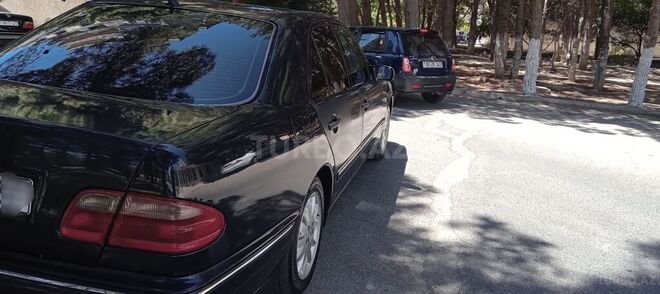 Mercedes E 240 1997, 282,000 km - 2.4 l - Bakı
