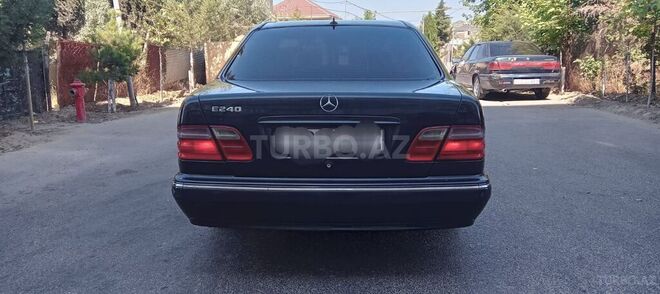 Mercedes E 240 1997, 282,000 km - 2.4 l - Bakı