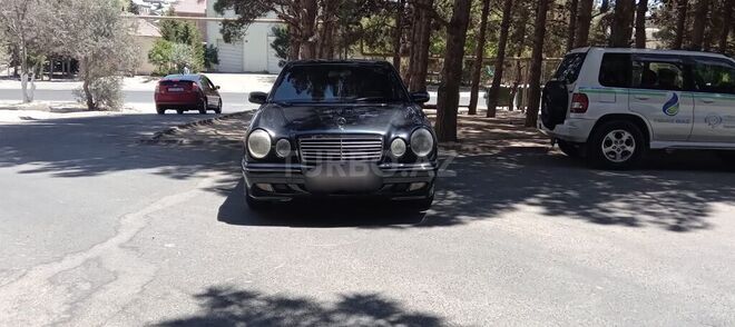 Mercedes E 240 1997, 282,000 km - 2.4 l - Bakı