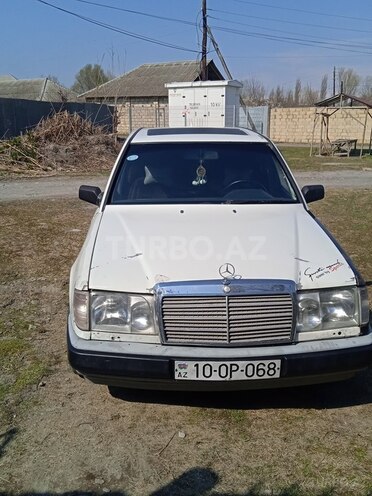 Mercedes E 300 1987, 299,999 km - 3.0 l - Mingəçevir