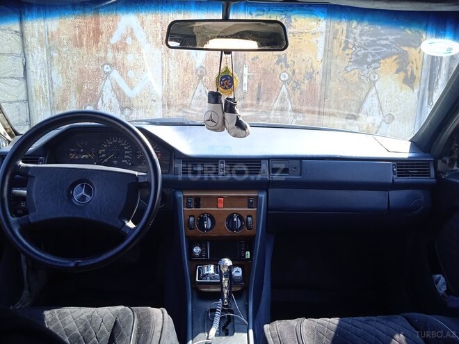 Mercedes E 300 1987, 299,999 km - 3.0 l - Mingəçevir