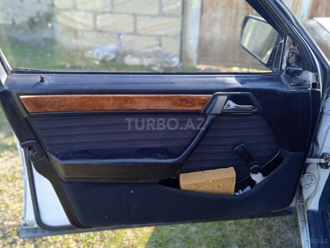 Mercedes E 300 1987, 299,999 km - 3.0 l - Mingəçevir