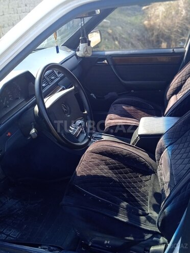 Mercedes E 300 1987, 299,999 km - 3.0 l - Mingəçevir