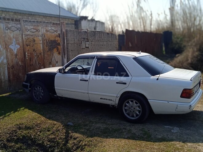 Mercedes E 300 1987, 299,999 km - 3.0 l - Mingəçevir