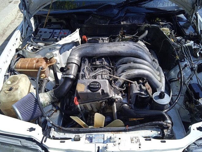 Mercedes E 300 1987, 299,999 km - 3.0 l - Mingəçevir