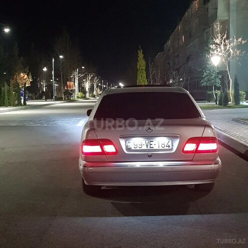 Mercedes E 240 1999, 366,000 km - 2.6 l - Yevlax