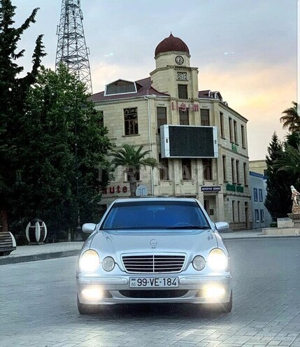 Mercedes E 240 1999, 366,000 km - 2.6 l - Yevlax