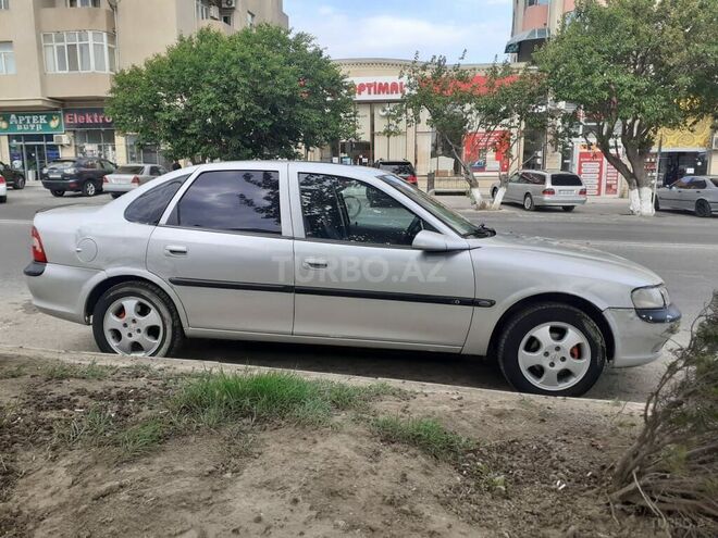Opel Vectra 1996, 240,000 km - 1.8 l - Bakı