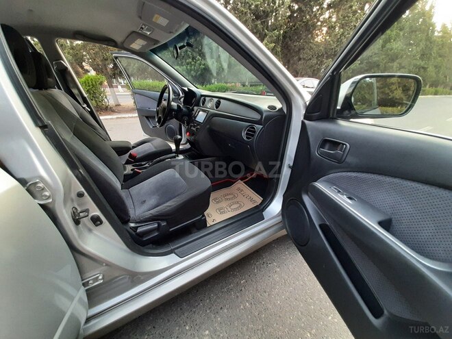 Mitsubishi Outlander 2002, 266,487 km - 2.4 л - Sumqayıt