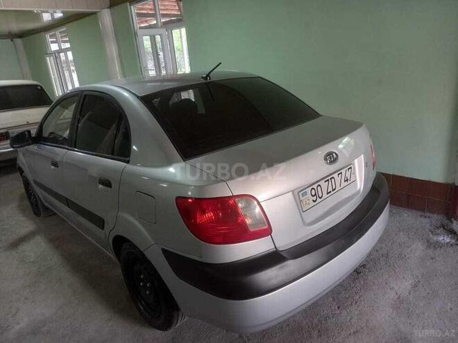 Kia Rio 2008, 310,000 km - 1.4 l - Ucar