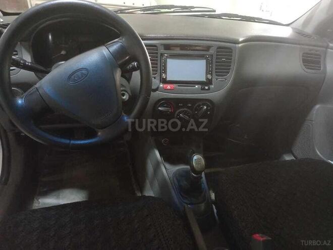 Kia Rio 2008, 310,000 km - 1.4 l - Ucar