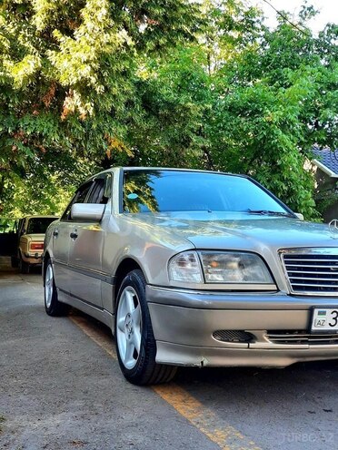 Mercedes C 180 1995, 383,600 km - 1.8 l - Tovuz