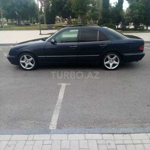 Mercedes E 240 2001, 123,000 km - 2.4 l - Bakı