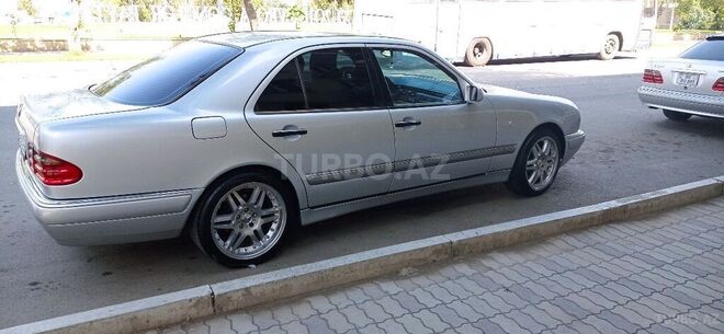 Mercedes E 240 1999, 220,000 km - 2.4 l - Gəncə