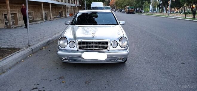 Mercedes E 240 1999, 220,000 km - 2.4 l - Gəncə