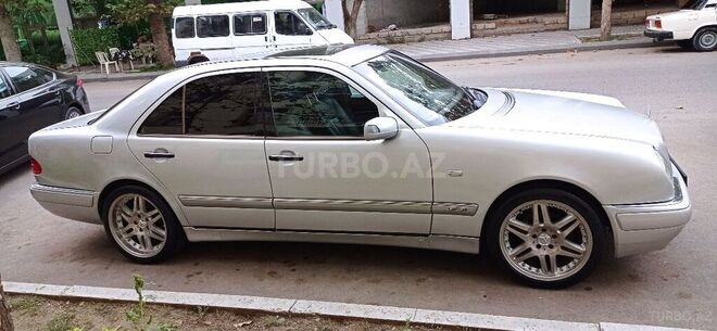 Mercedes E 240 1999, 220,000 km - 2.4 l - Gəncə